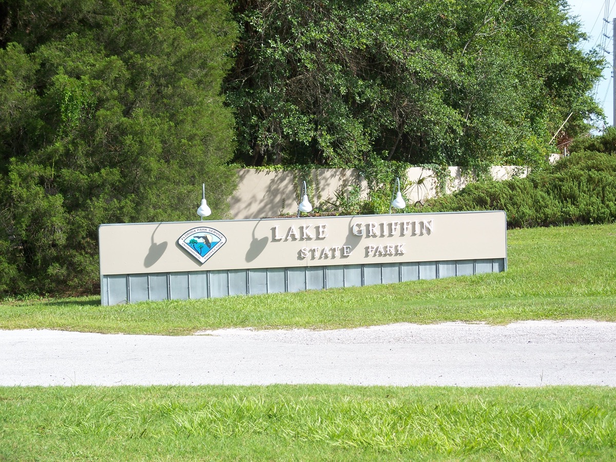 Entrance to Lake Griffin State Park